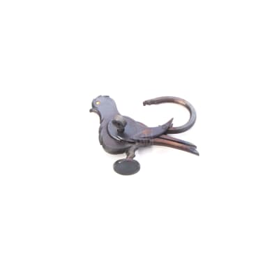 قفل دست ساز‎ ‎فولادی‎ ‎‎‎ساده‎ ‎‎سایز‎ ‎6‎ cm‎ ‎ ‎‎خاکستری‎ ‎‎طرح‎ ‎پرنده‎ ‎ ‎‎‎‎